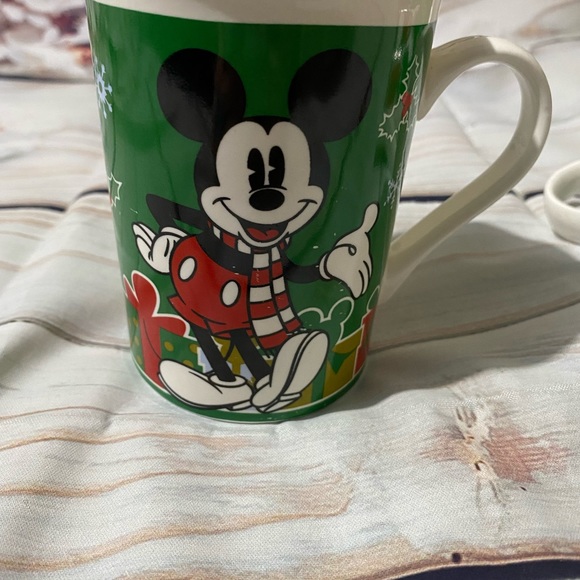 Disney Mickey Mouse Christmas Mugs - Picture 4 of 7